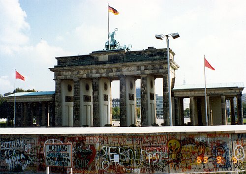 mauerkronesoldaten.jpg
